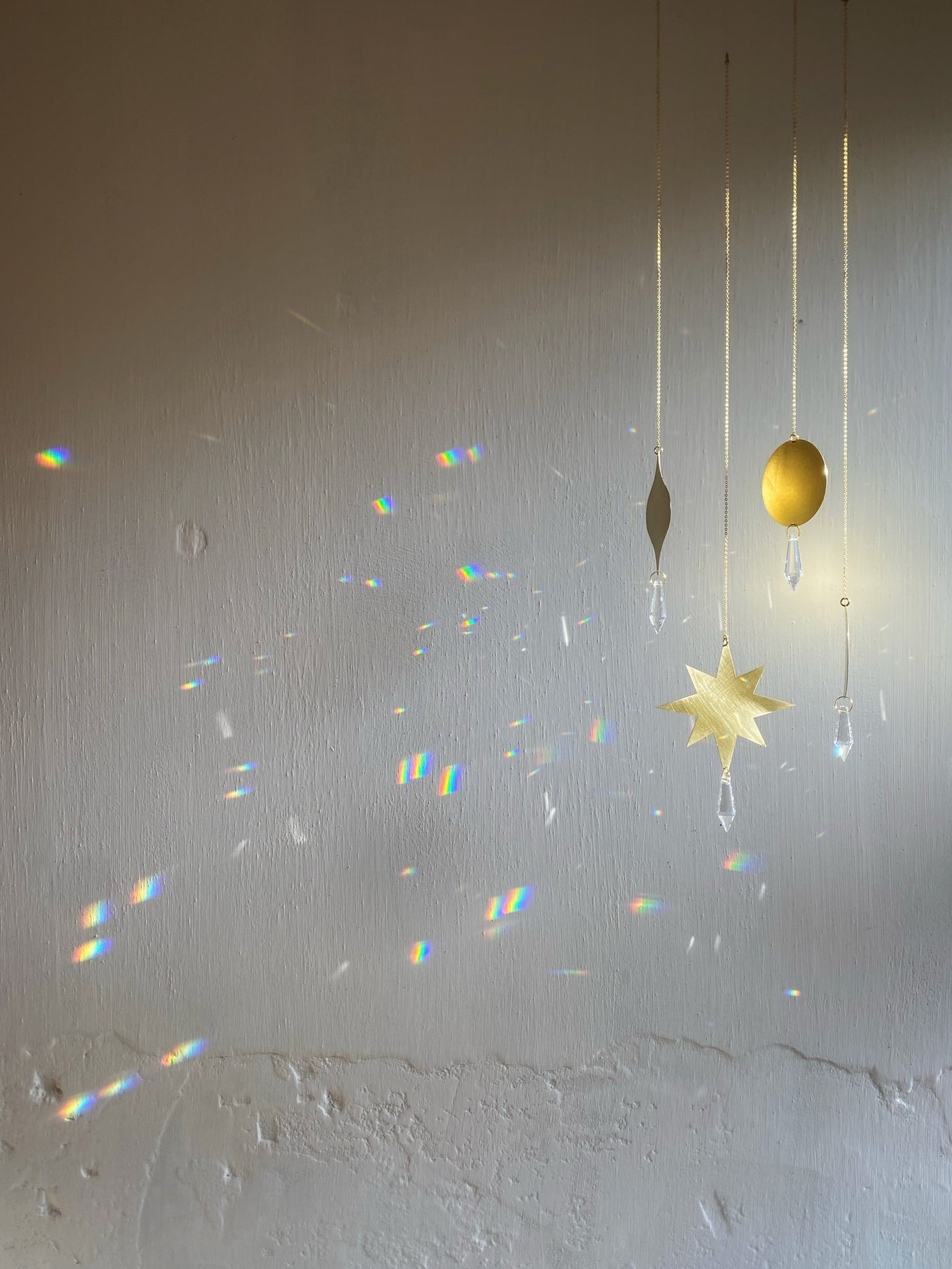 SUN CATCHER CHRISTMAS EDITION // MAGICAL WINDOW DECORATION