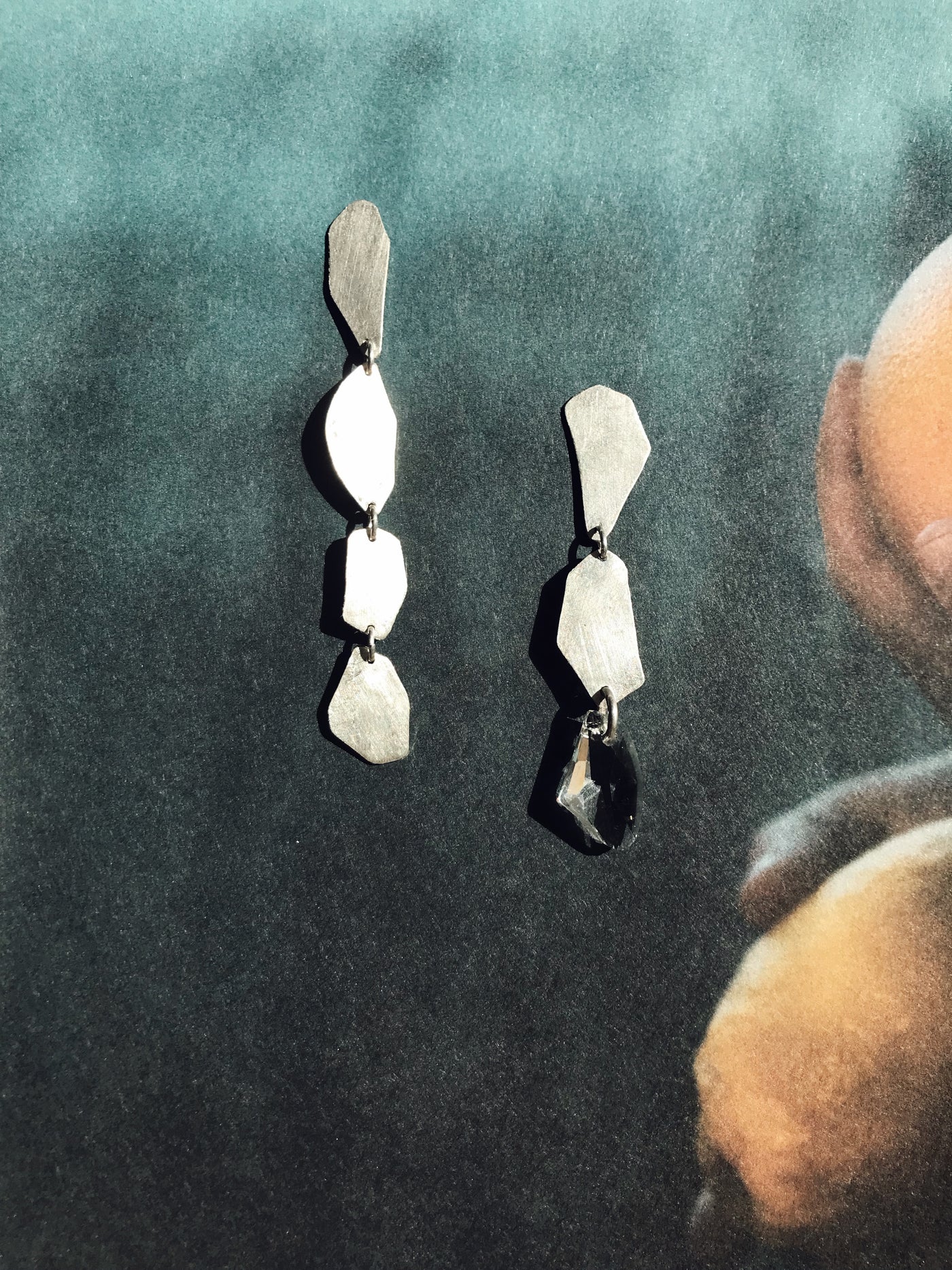 GLASS & BONE STUDS N1 - 925 SILVER