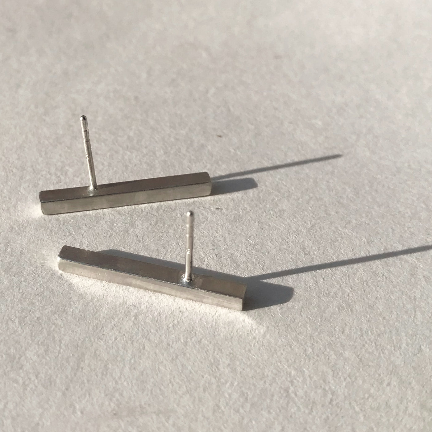 SQUARE BAR STUD EARRINGS - 925 SILVER