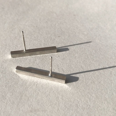 SQUARE BAR STUD EARRINGS - 925 SILVER