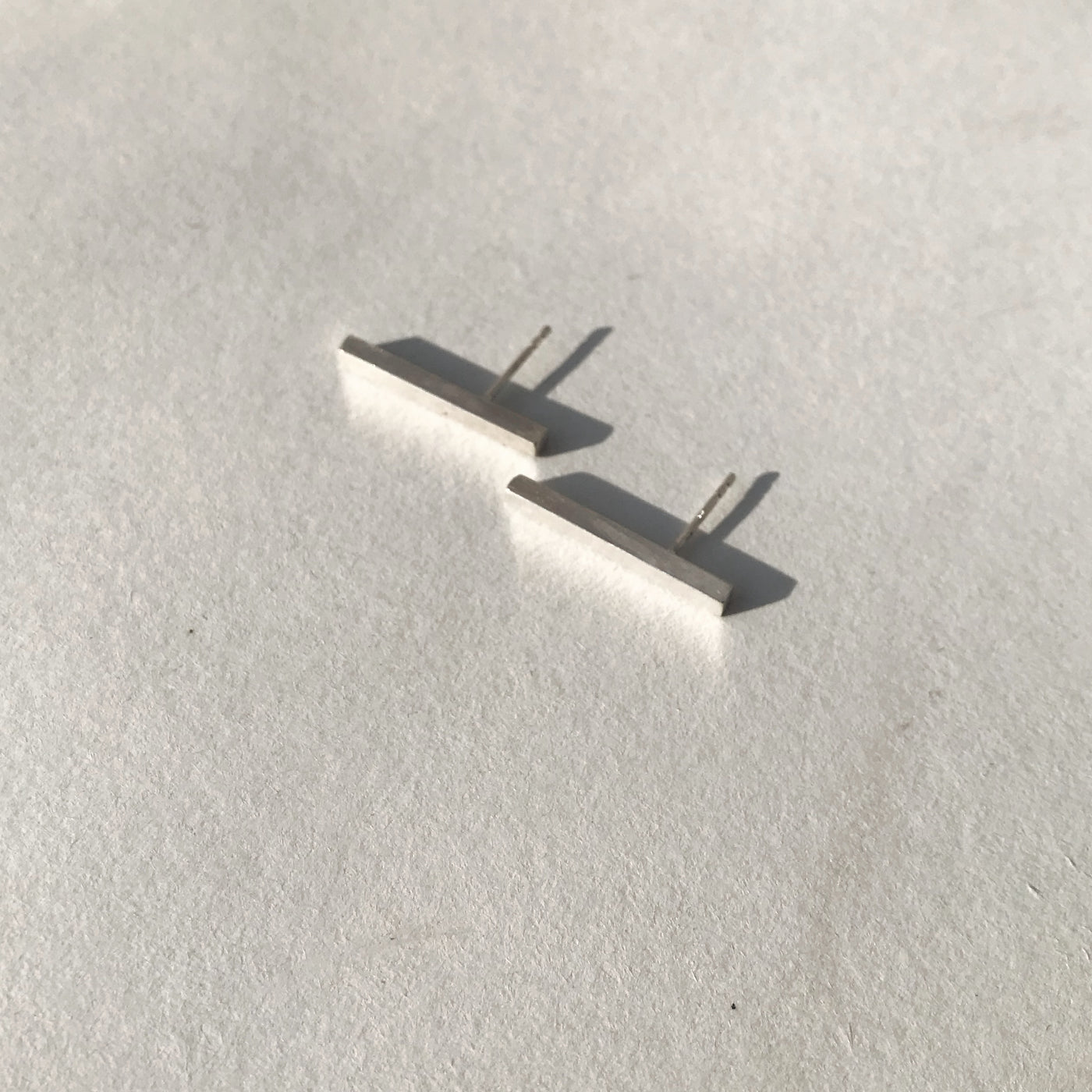 SQUARE BAR STUD EARRINGS - 925 SILVER