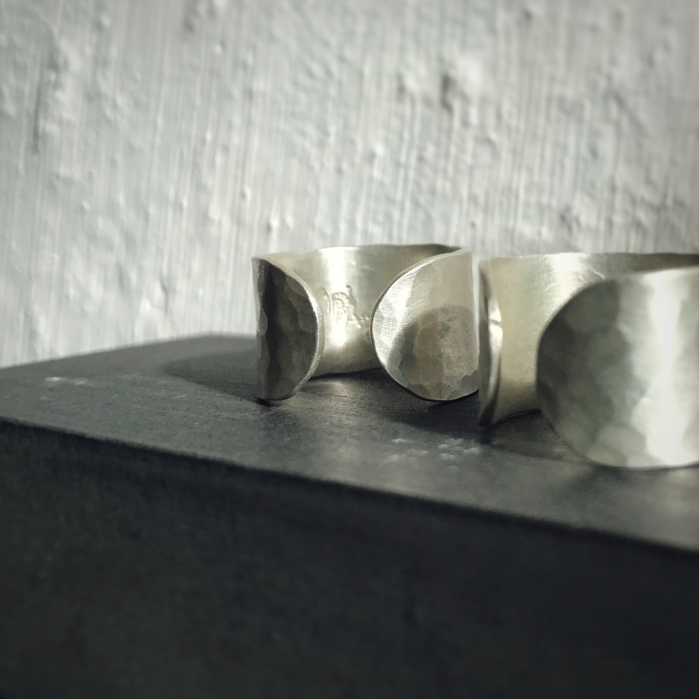 OPEN BAND SILVER RING HAMMERED - 925 SILVER