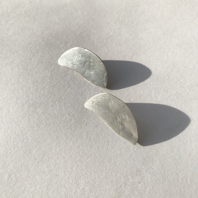 INTUITION HALF MOON STUDS - 925 SILVER