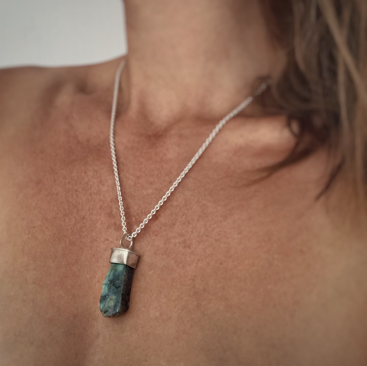 PENDANT LABRADORITE SET IN 925 SILVER