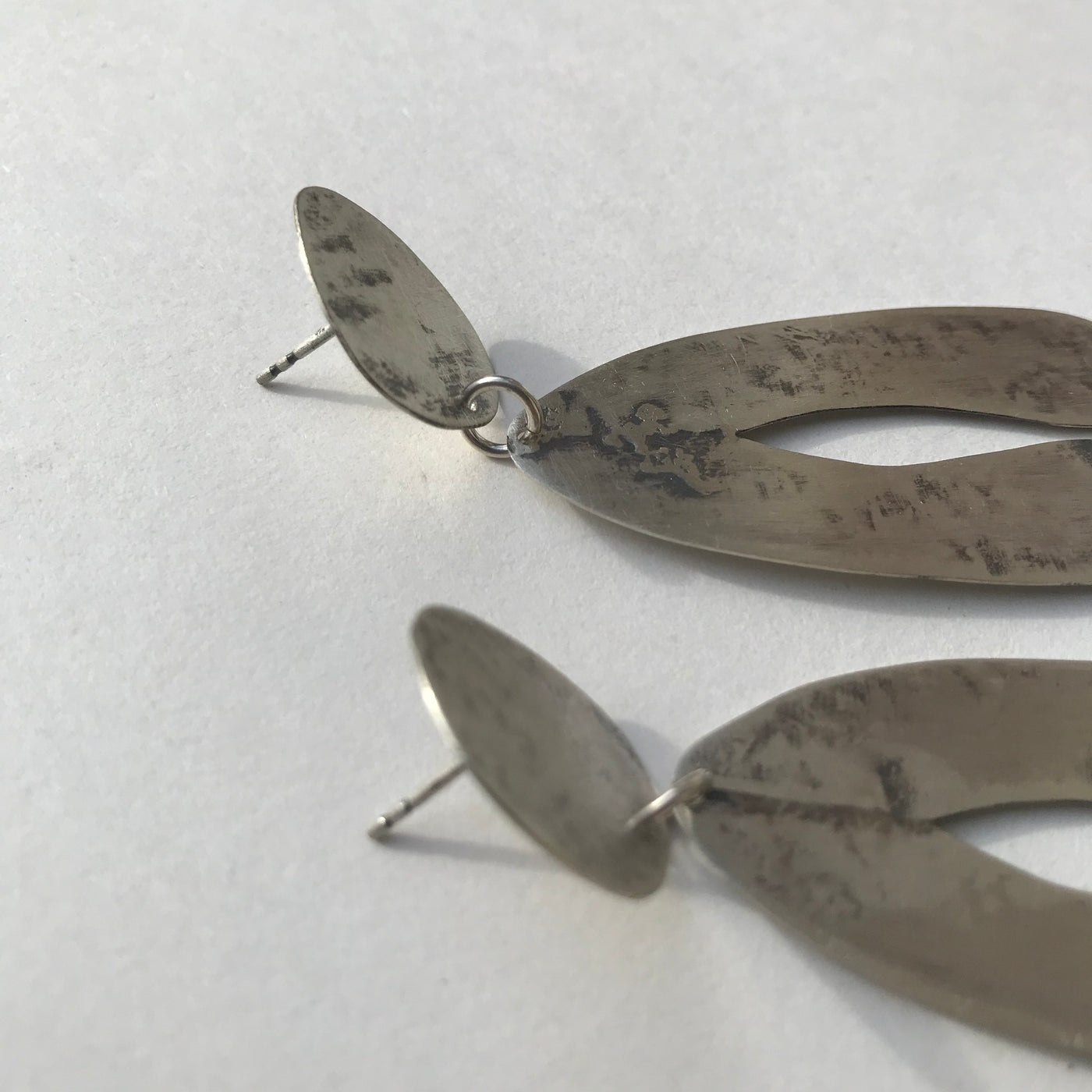 LET IT FLOW STUD PENDANT EARRINGS - 925 SILVER