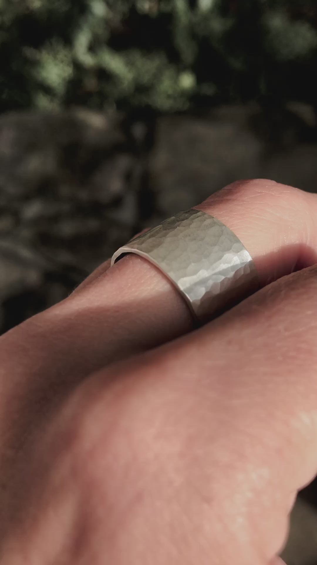 CLOSED BAND HAMMERED RING - 925 SILVER – IDA PING jewelry