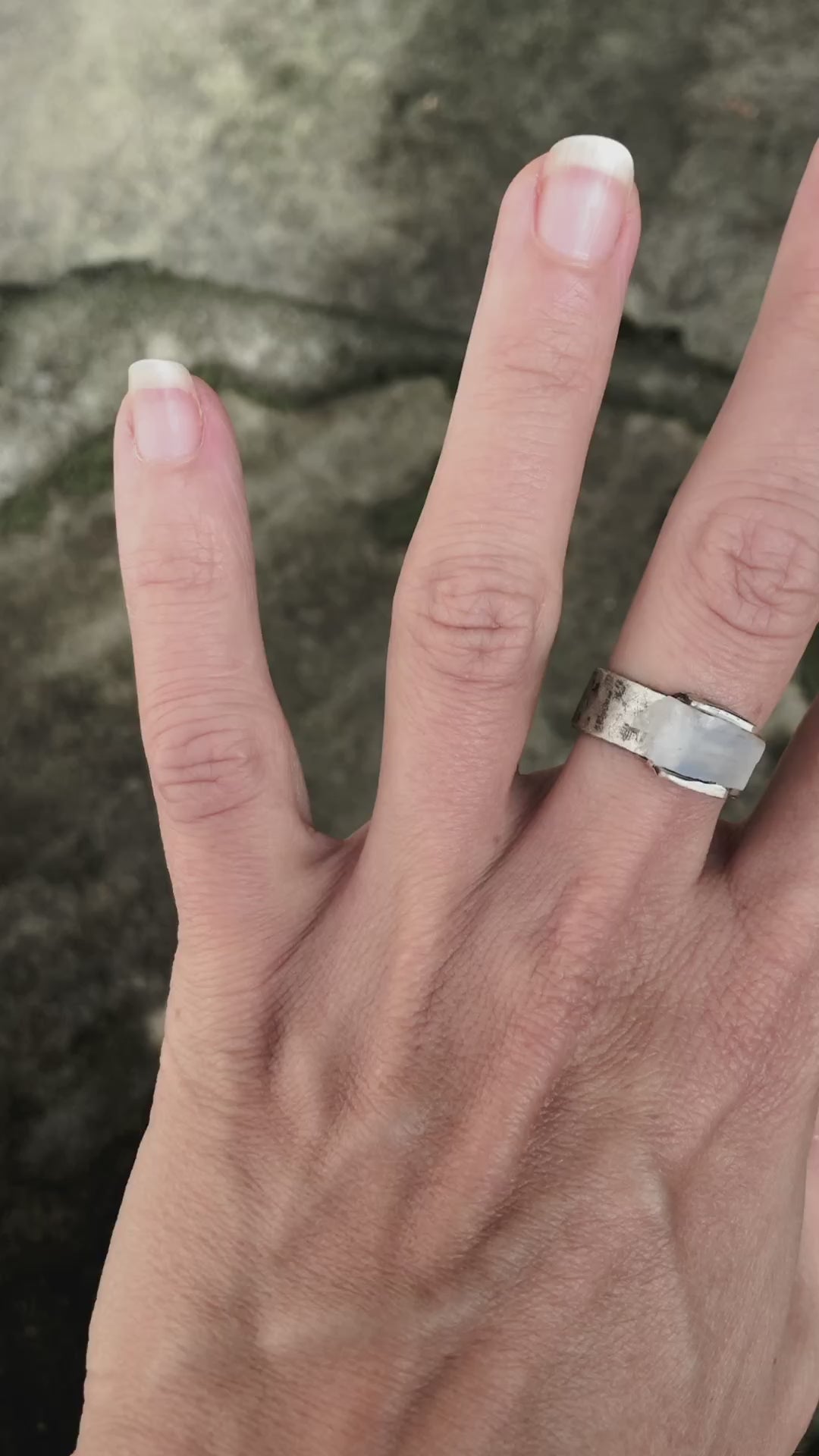 BLACK 925 SILVER RING - MOONSTONE